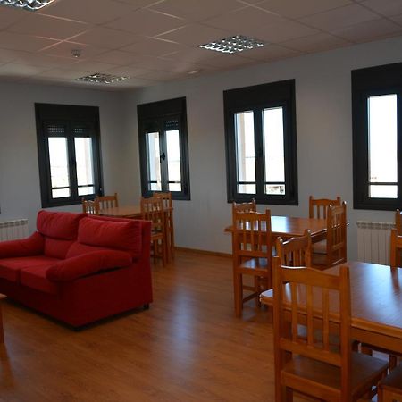 Albergue Villa Нава-де-ла-Асунсьон Экстерьер фото