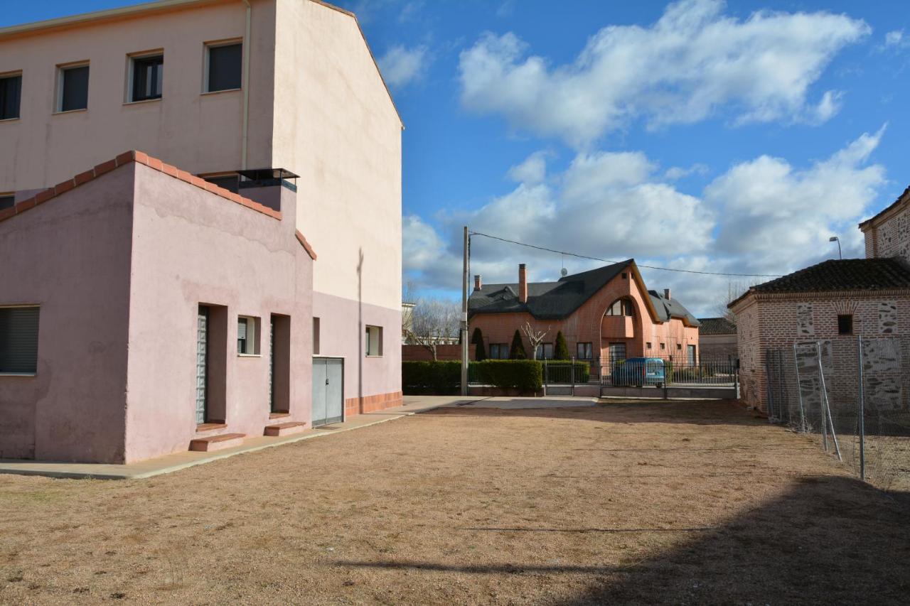 Albergue Villa Нава-де-ла-Асунсьон Экстерьер фото